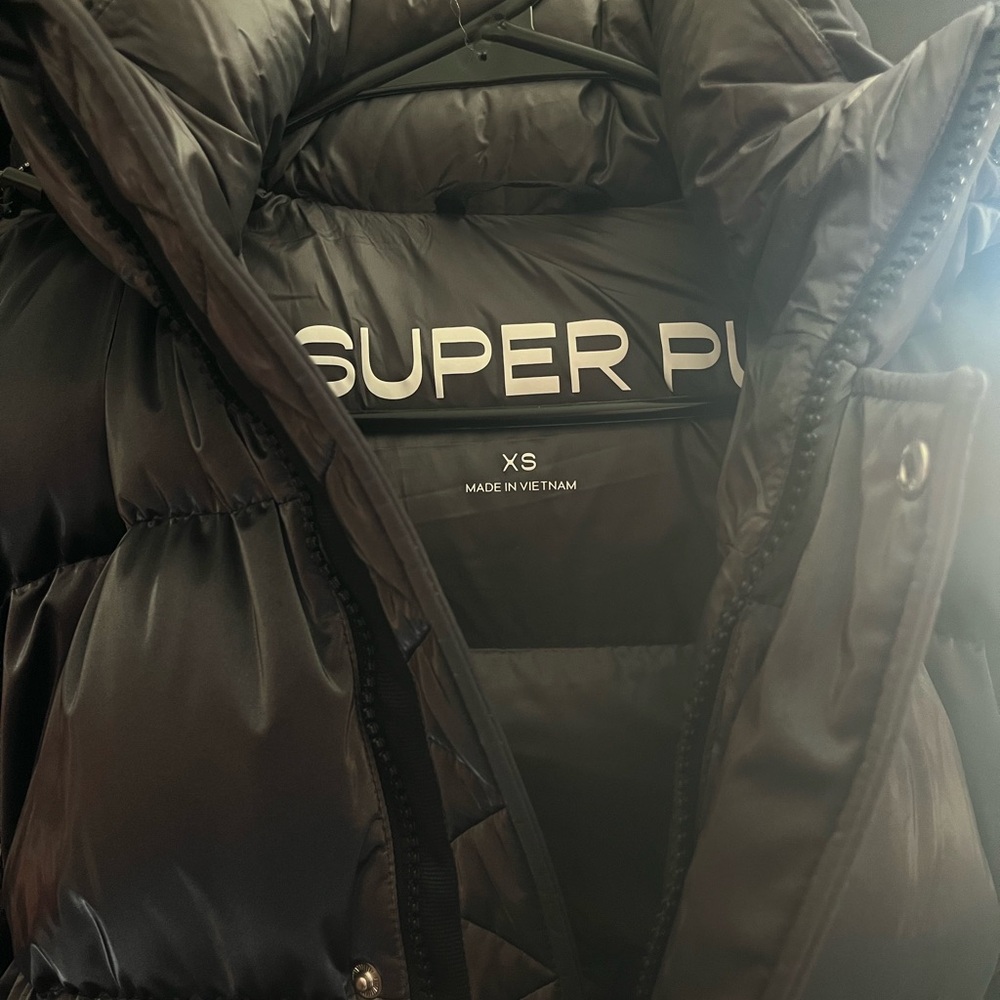 Basically new* Aritzia liquid shine Gray Puffer Jacket - Picture 3 of 8
